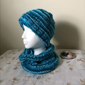 SET CAP AND COLLAR KNITTED